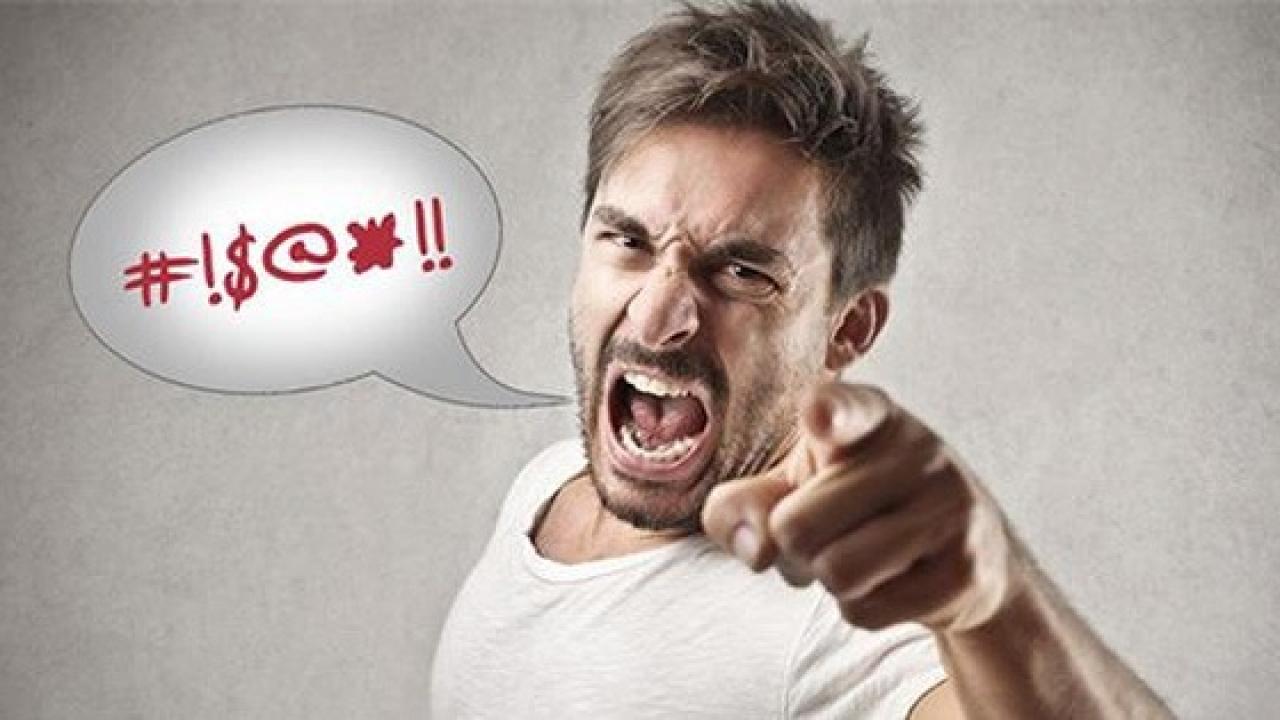 Küfür etmek orucu bozar mı?