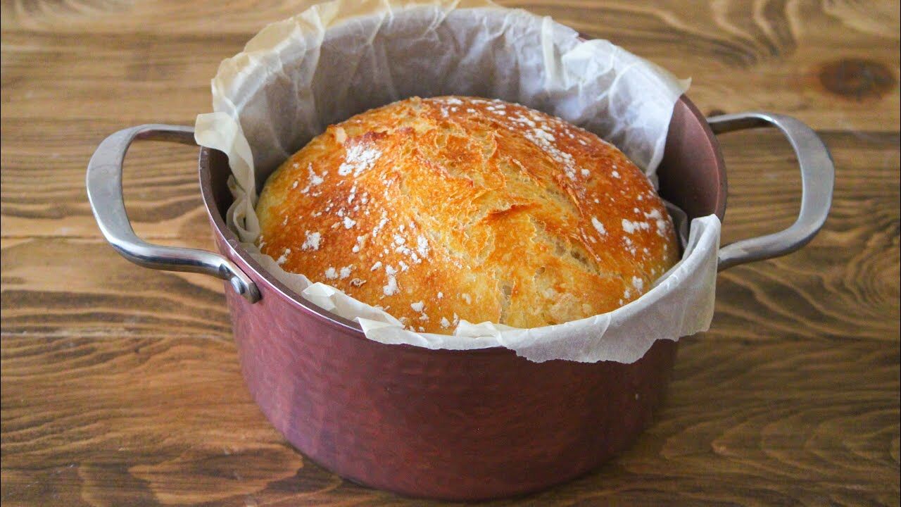 Gece karıştır, sabah pişir! En kolay ekmek tarifi: 3 malzemeli tencere ekmeği