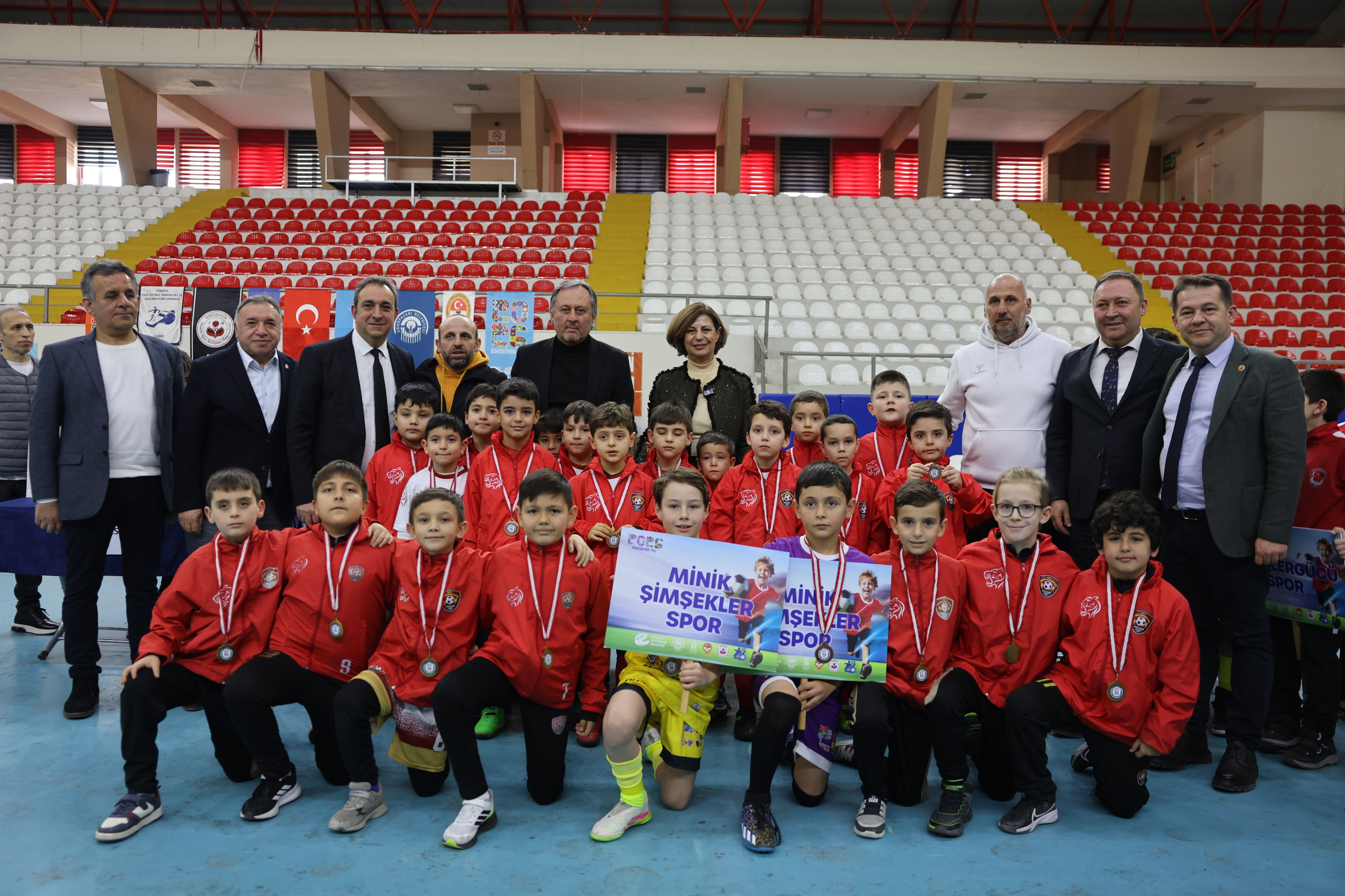 Mi̇ni̇k Yürekler Sahaya İndi̇, Sporun Coşkusu Zi̇rveye Taşti