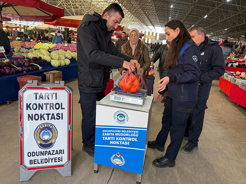 Odunpazarı Belediyesi’nden Pazarlarda Elektronik Tartı Denetimi (3)