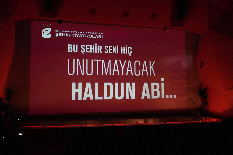 Eskişehir Şehir Tiyatroları Haldun Dormen’i saygıyla andı