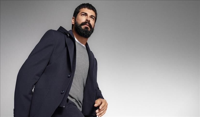 Burak Özçivit, Eyüpsultan’da 30 daireyi tek seferde aldı