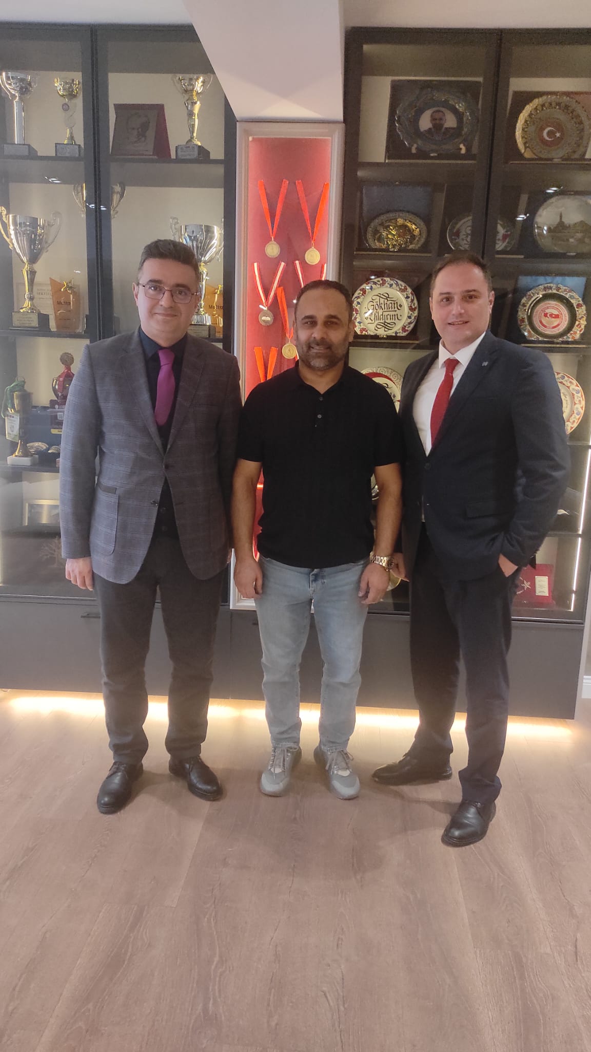 Ekonomi ve Medya Dünyası Buluştu: Halkbank Bağlar Şubesi’nden Medya 26 Grup'a Anlamlı Ziyaret