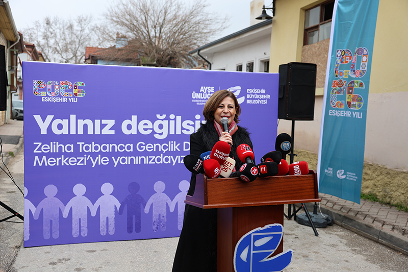 Zeli̇ha Tabanca Gençli̇k Danişma Merkezi̇ Hi̇zmete Açildi (6)