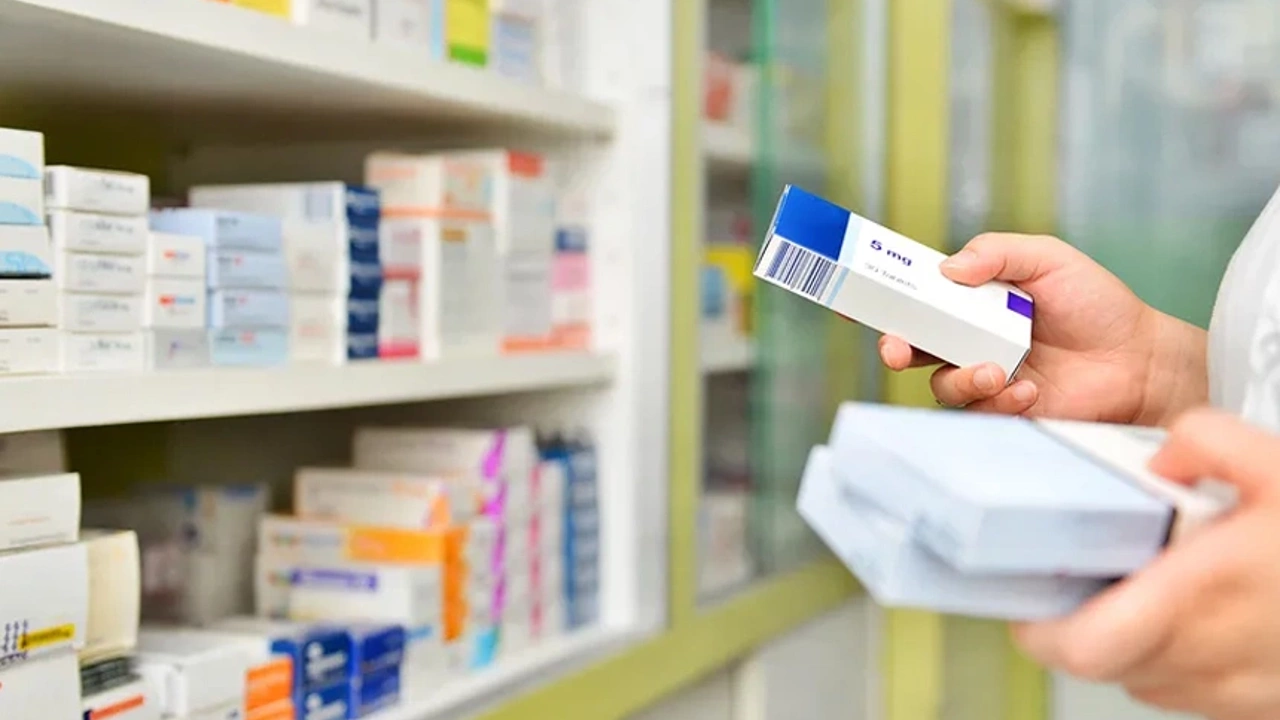 Eczane raflarına zam geliyor: Resmi Gazete’de yayımlandı