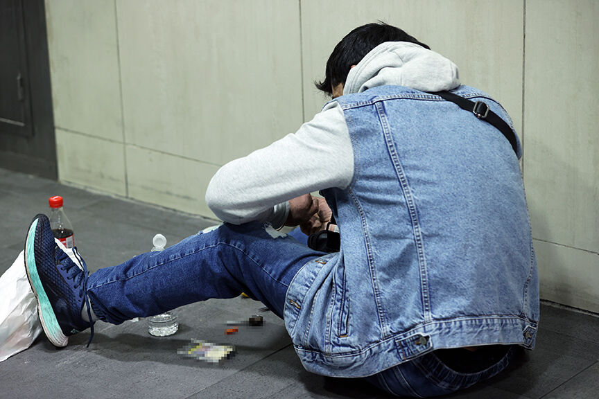 Uyuşturucu Kullanan Şahıs