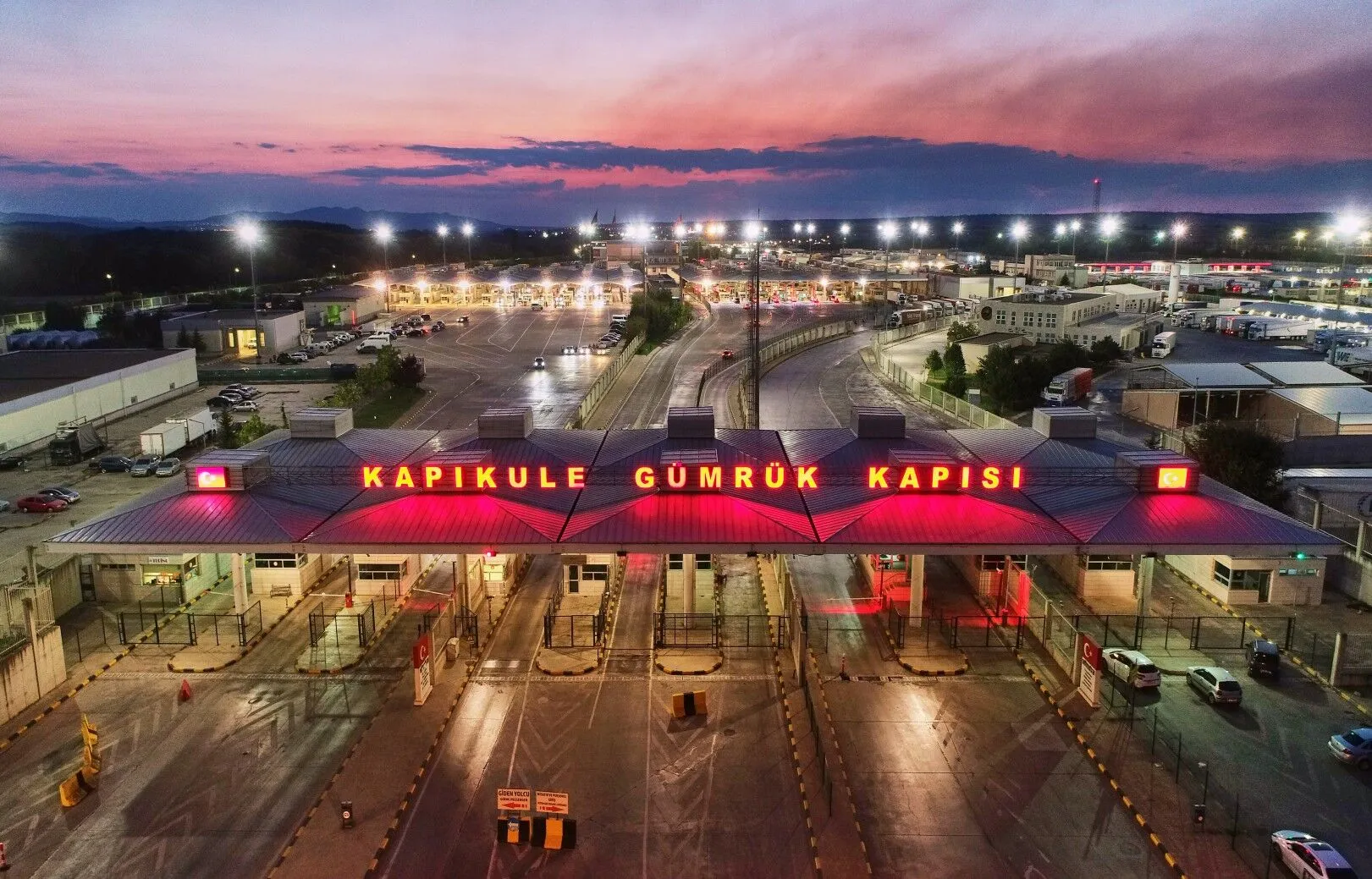 Sınır Kapılarındaki Yoğunluğu Bitirecek Sistem Açıldı