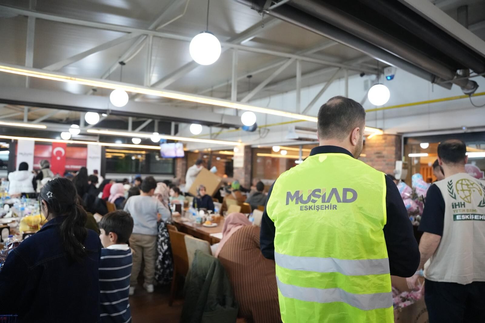 MÜSİAD ve İHH’dan Gönüllere Dokunan İftar