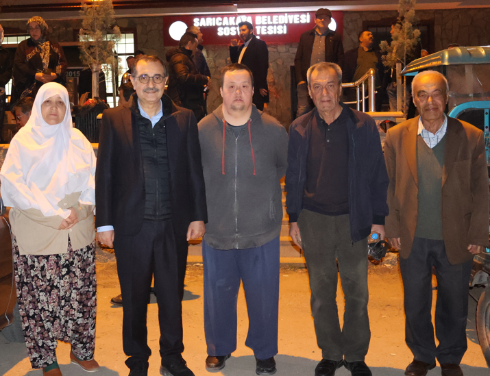 AK Parti Eskişehir Milletvekili ve önceki dönem Enerji ve Tabii Kaynaklar Bakanı Fatih Dönmez, Mihalgazi ilçesine bağlı Alpagut Mahallesi’nde vatandaşlarla bir araya geldi.