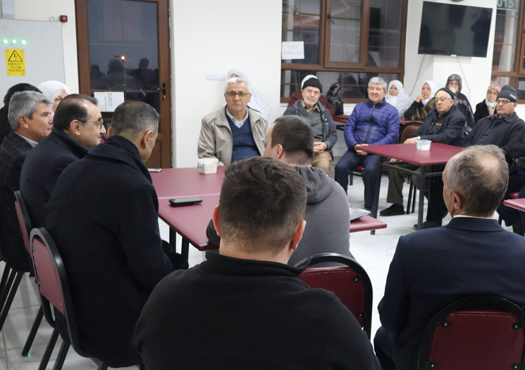 AK Parti Eskişehir Milletvekili ve önceki dönem Enerji ve Tabii Kaynaklar Bakanı Fatih Dönmez, Mihalgazi ilçesine bağlı Alpagut Mahallesi’nde vatandaşlarla bir araya geldi.