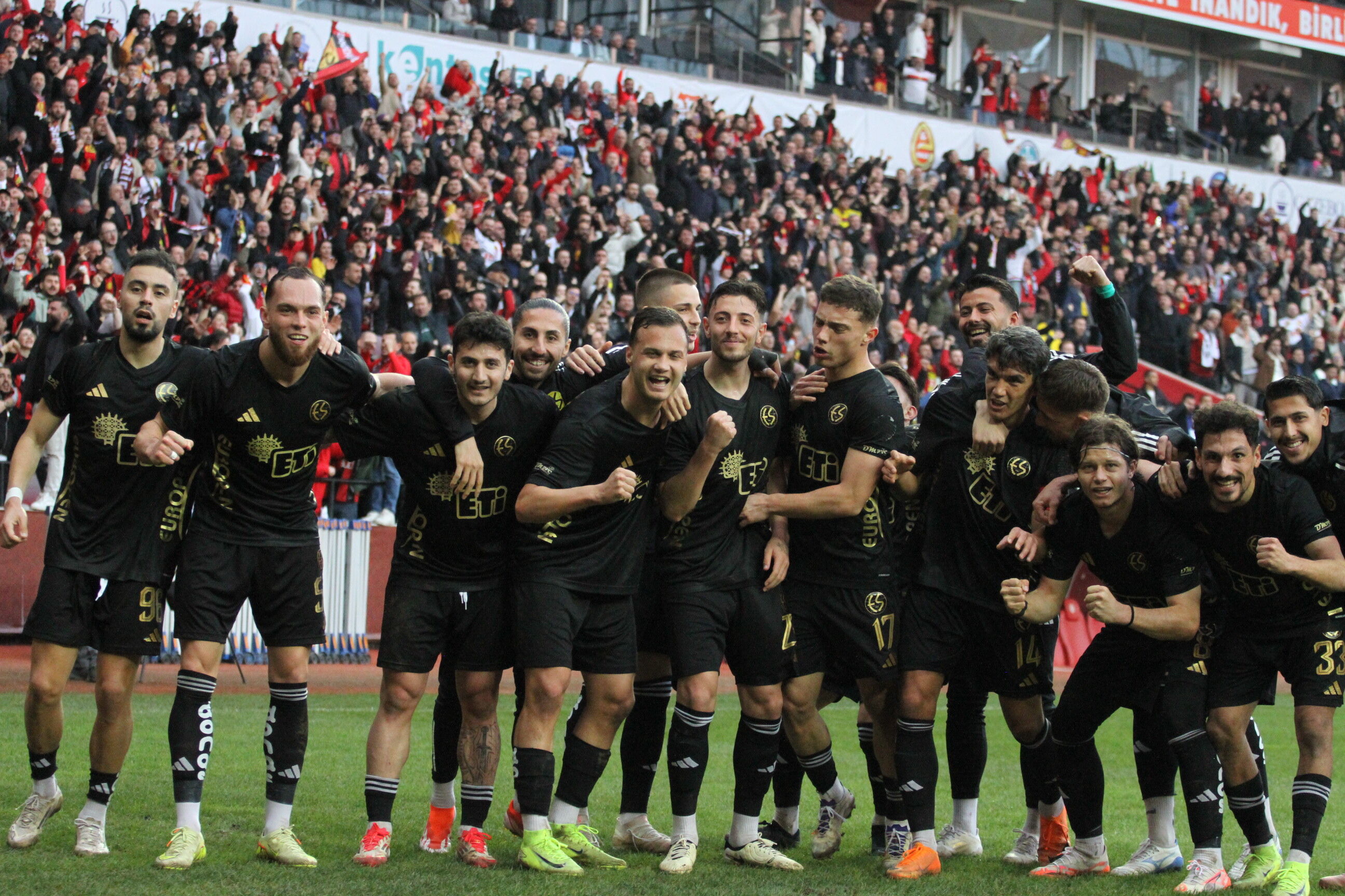 Es Es 12’De 12 Peşinde 8