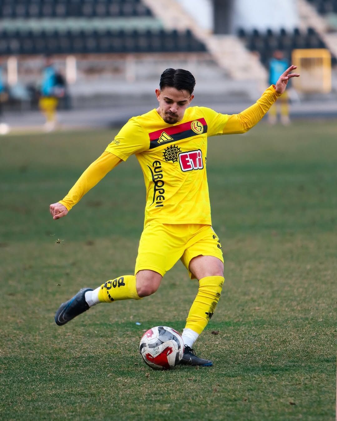 Es Es’te Kadroda Değişimi