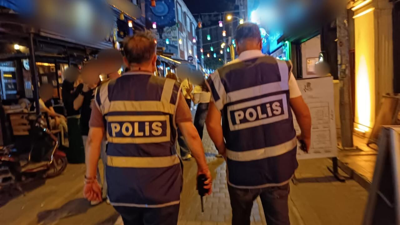 Polis 
