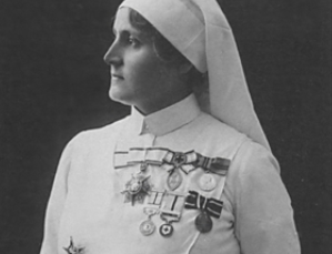 Osmanlı'nın kadınlara verdiği Şefkat Nişanı, Darphane koleksiyonunda yaşamaya devam ediyorR