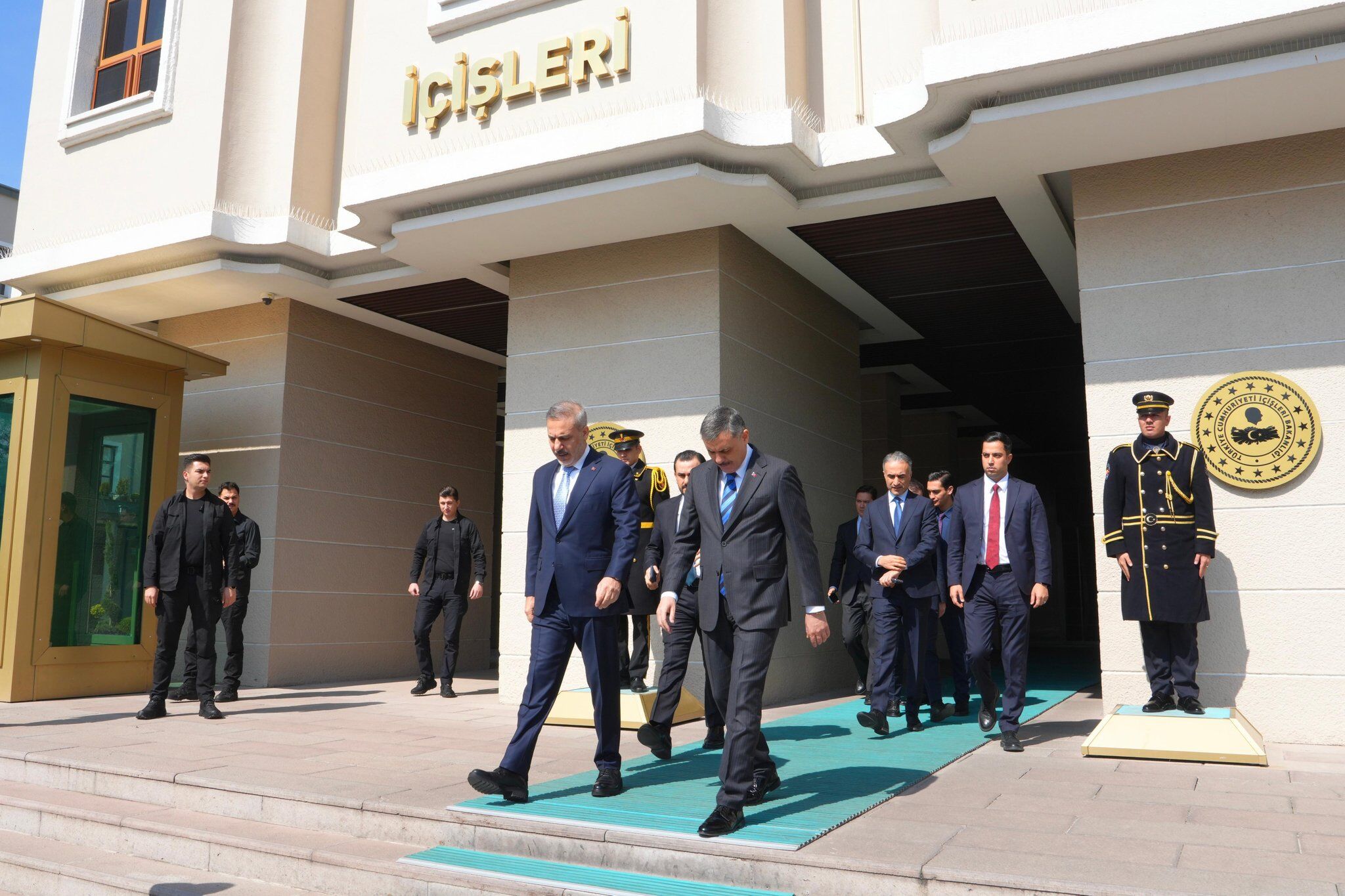 Hakan Fidan'dan Bakan Çiftçi'ye "Hayırlı Olsun" Ziyareti