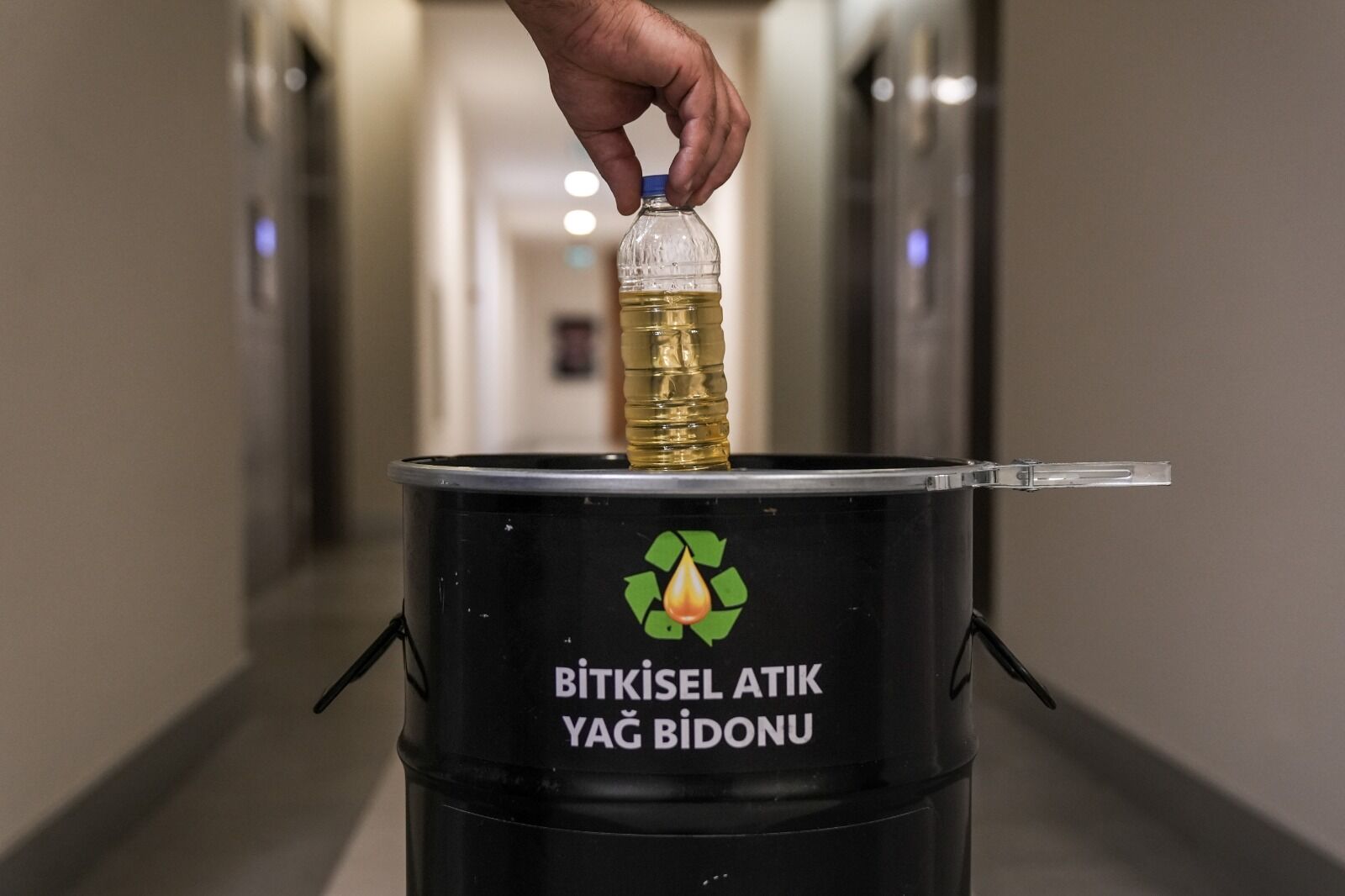 Atık yağları lavaboya dökmek yasaklandı: Marketlerde toplanacak!