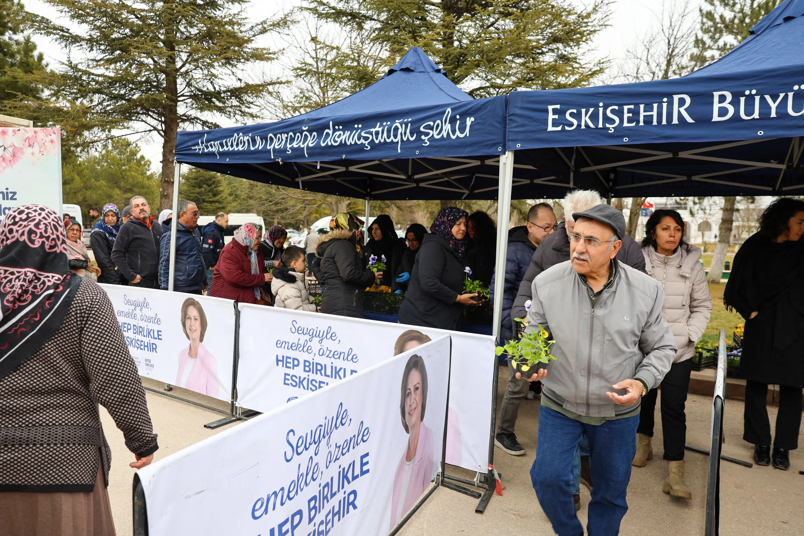 Eskişehir’de Arife Günü Yürekleri Isıtan Kareler! 