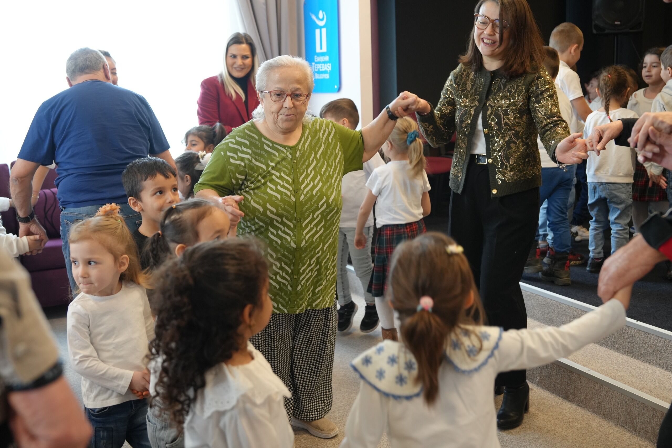 YAŞLILARA SAYGI HAFTASI