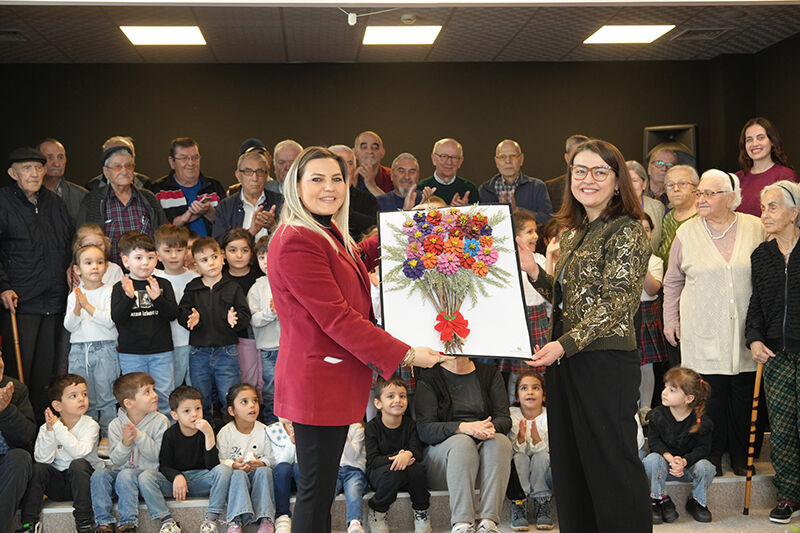 Mi̇ni̇klerden Büyük Yüreklere Dokunan Zi̇yaret (11)