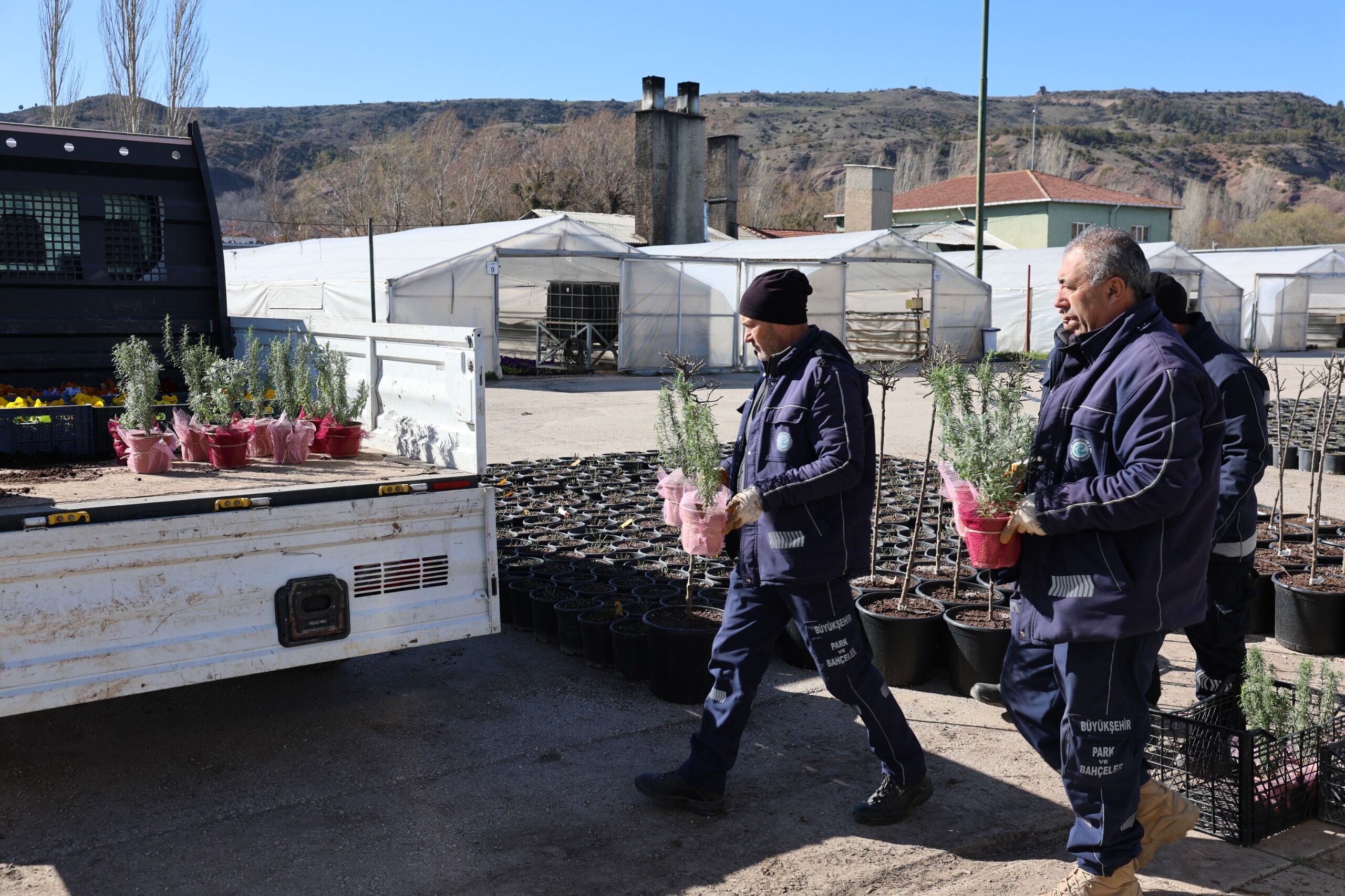 Öğrenci̇leri̇n Anlamli Talebi̇ne Büyükşehi̇rden Destek 
