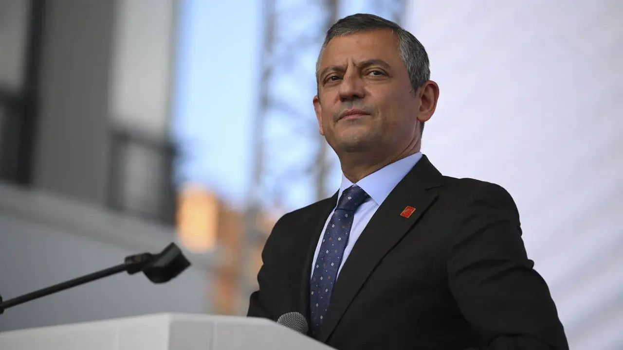 Özgür Özel İl Başkanlığında konuştu: "Eskişehir'de olmak en doğru tercihti"