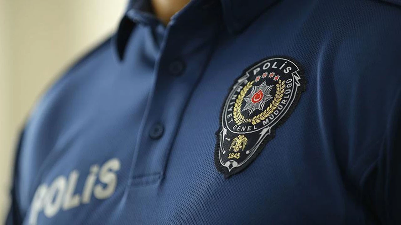 Polis