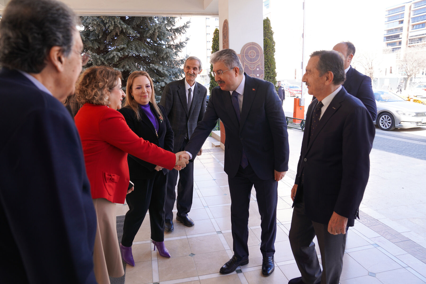 VALİ ERDİNÇ'TEN BAŞKAN ATAÇ'A ZİYARET 