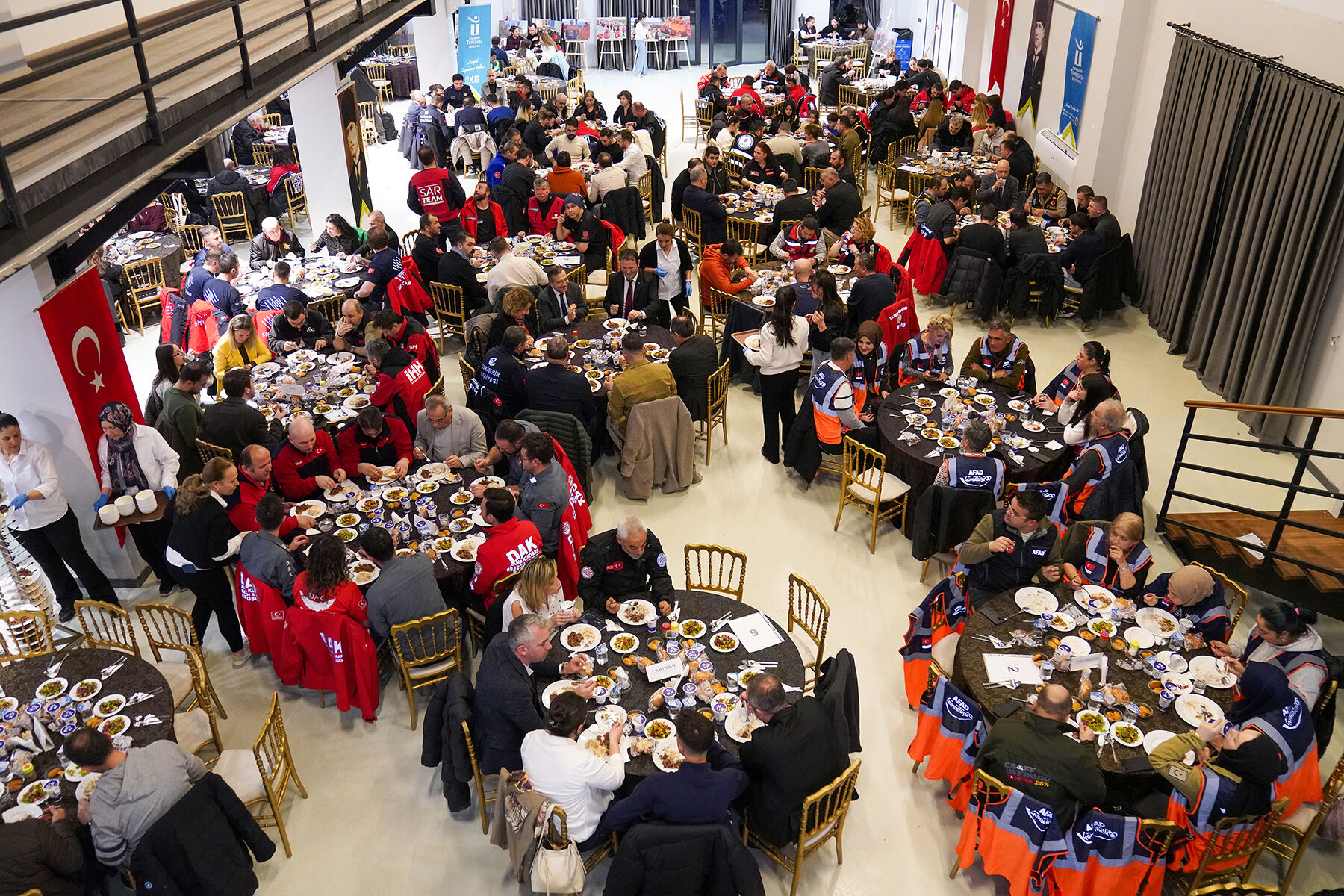 ARAMA KURTARMA EKİPLERİ İFTARDA BULUŞTU