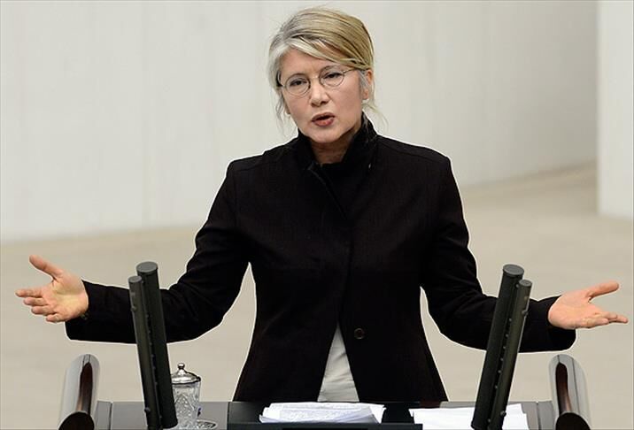 Emine Ülker Tarhan Yeniden CHP'de!