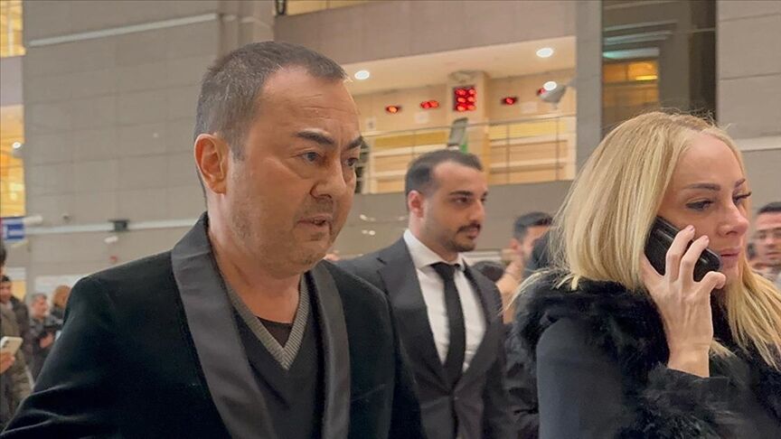 Serdar Ortaç hayranlarını korkuttu: Yürümekte zorluk çekti!