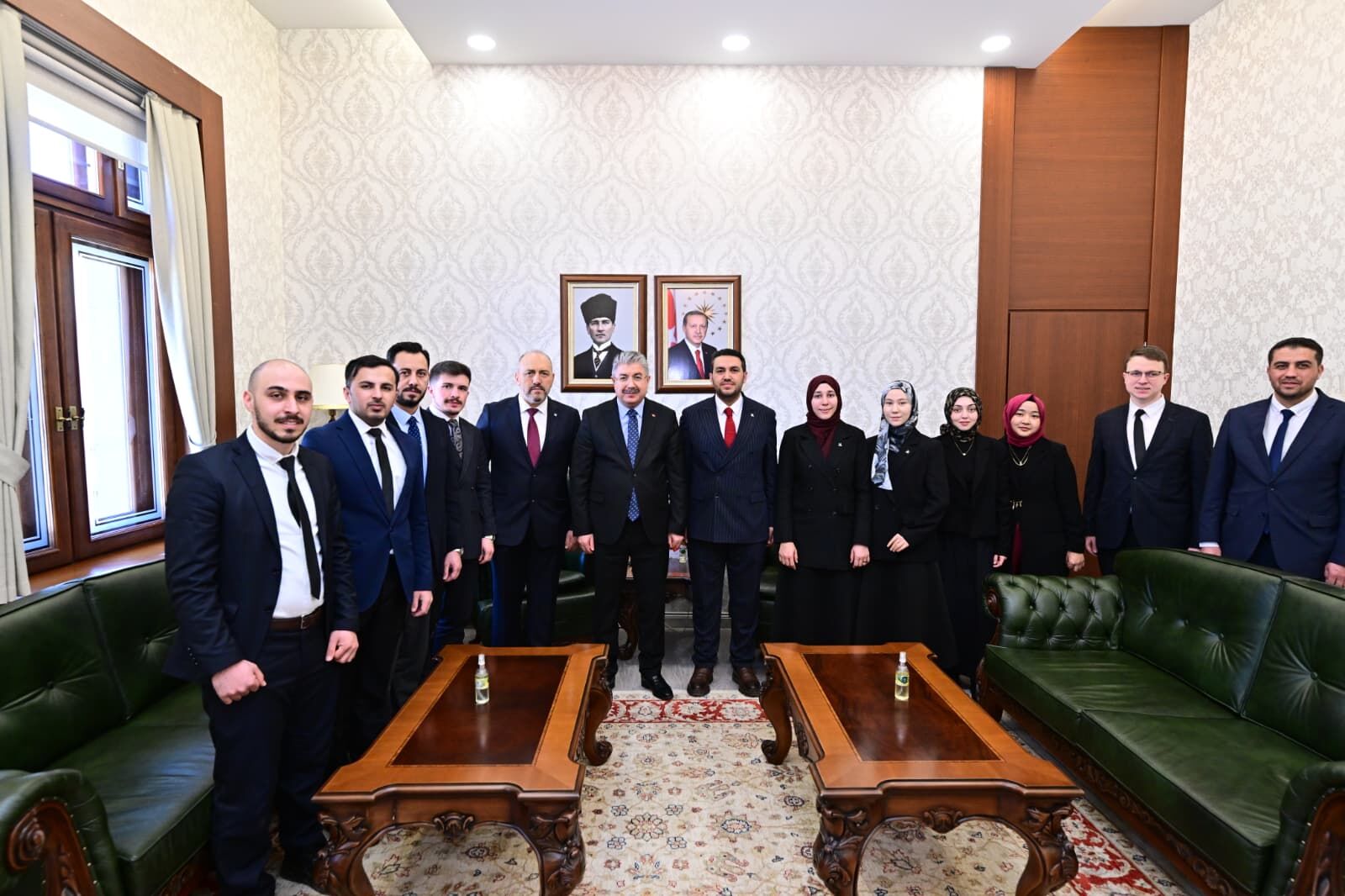 Vali Dr. Erdinç Yılmaz’a Gençlik Ziyareti: TÜGVA Heyetini Makamında Kabul Etti