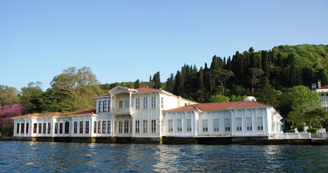 Kurtlar Vadisi’nin "Baron" Yalısı