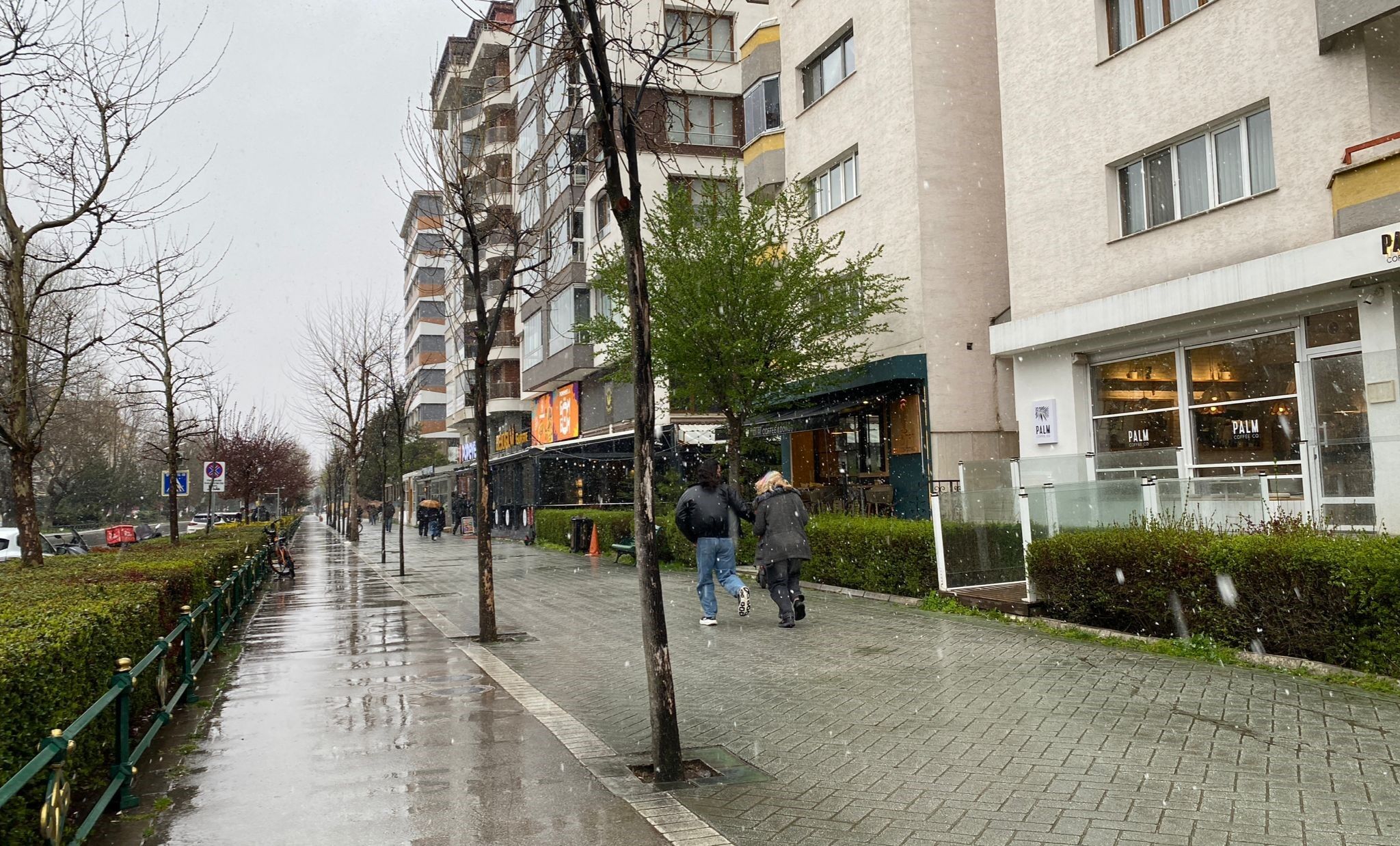 Karla Karışık Yağmur