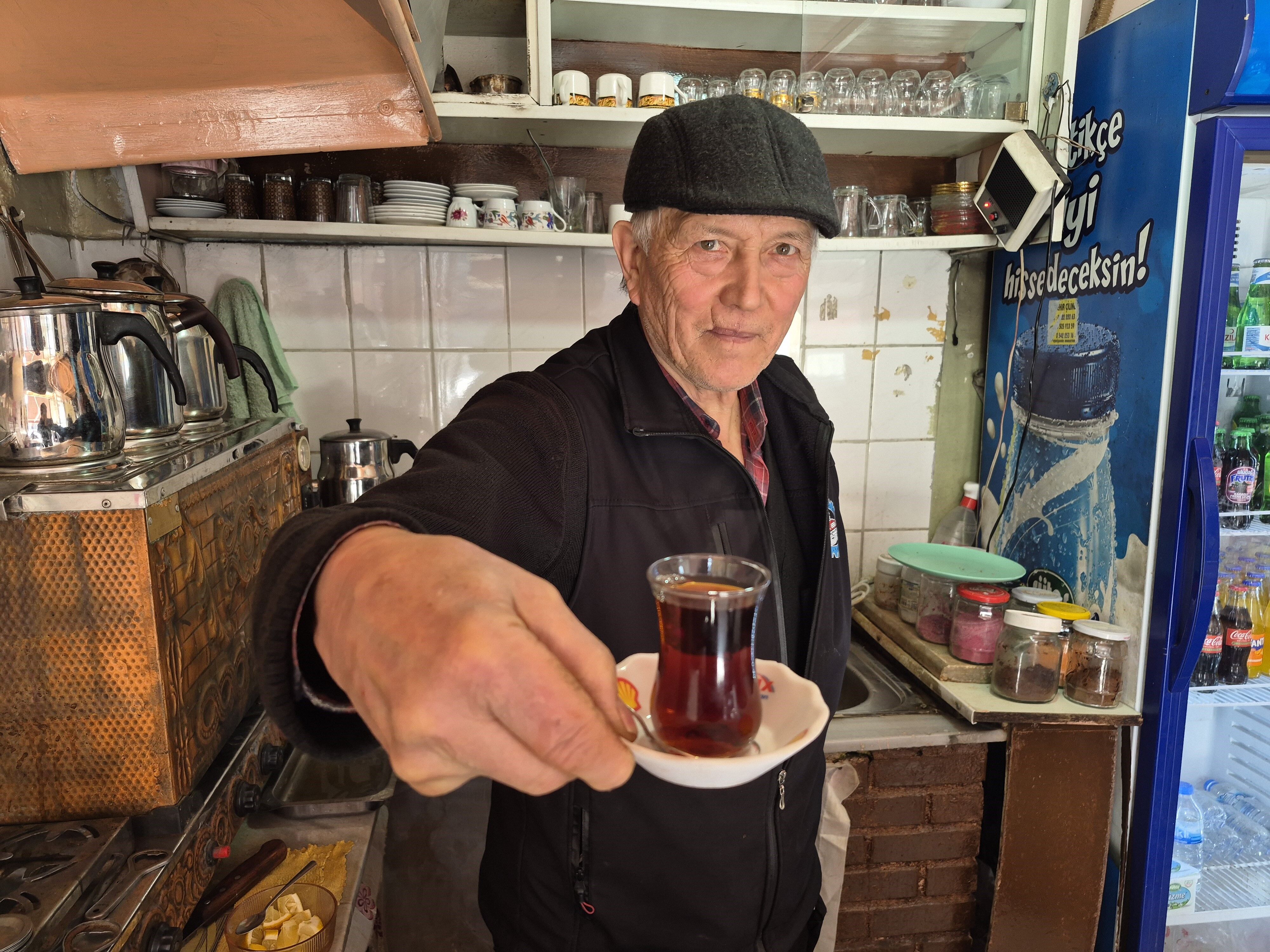 Elektrikli Motosikletle Çay Servisi