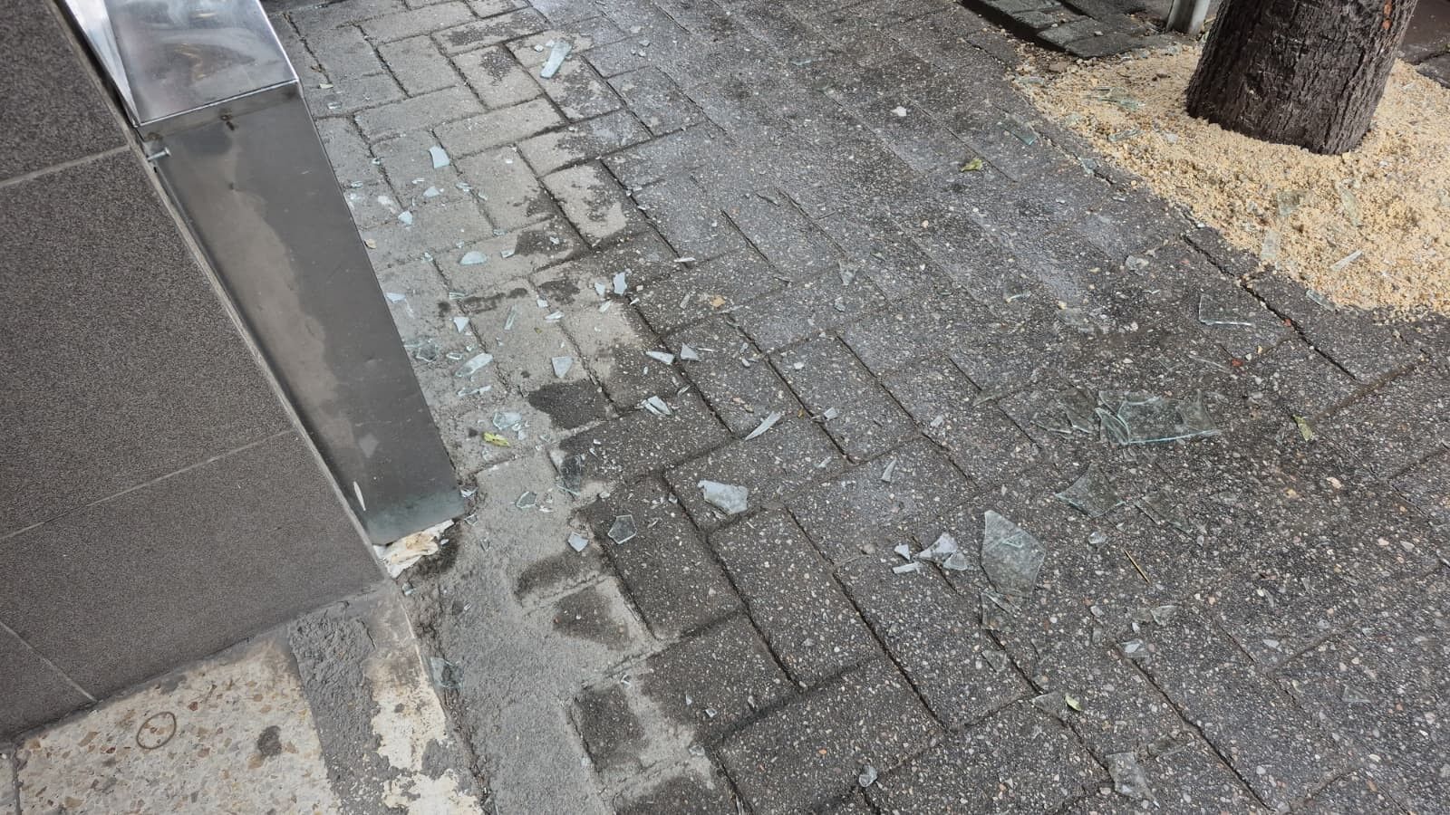 6.kattan düşen cam