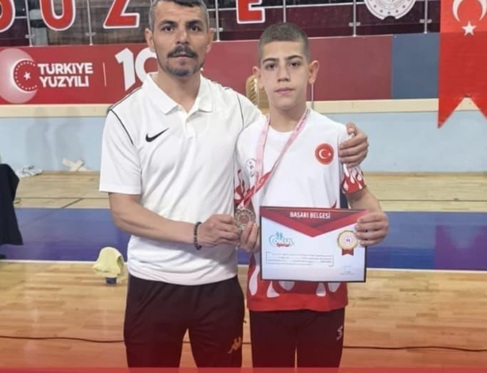 Güreşçi Ahmet Savaş