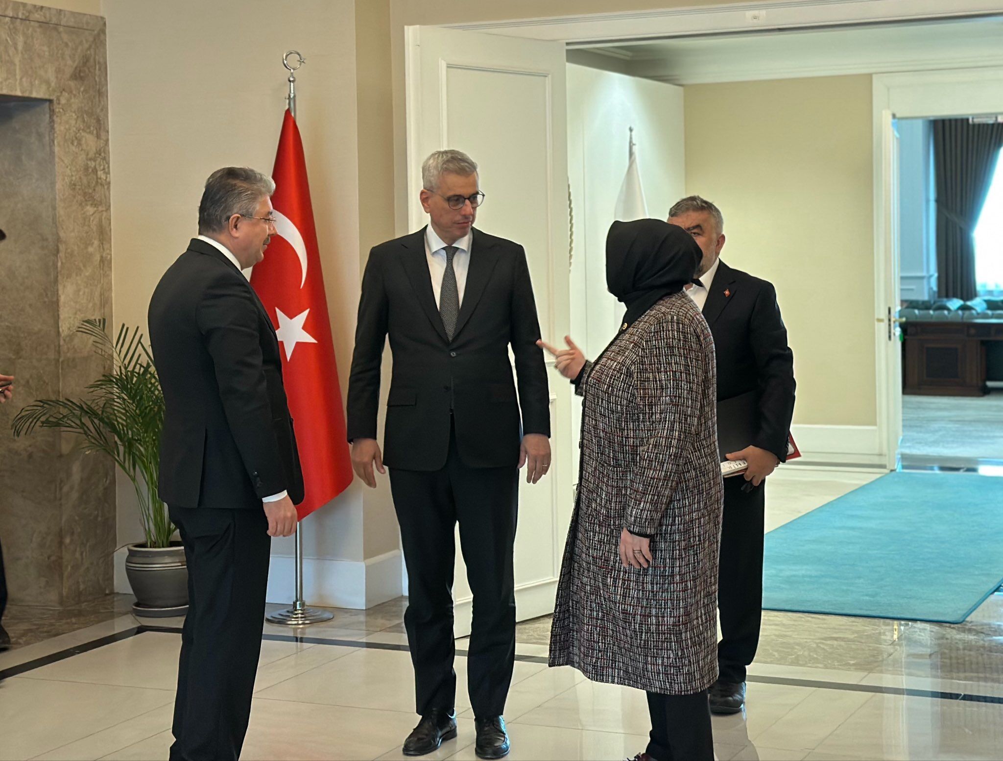 AYŞEN GÜRCAN VALİ YILMAZ