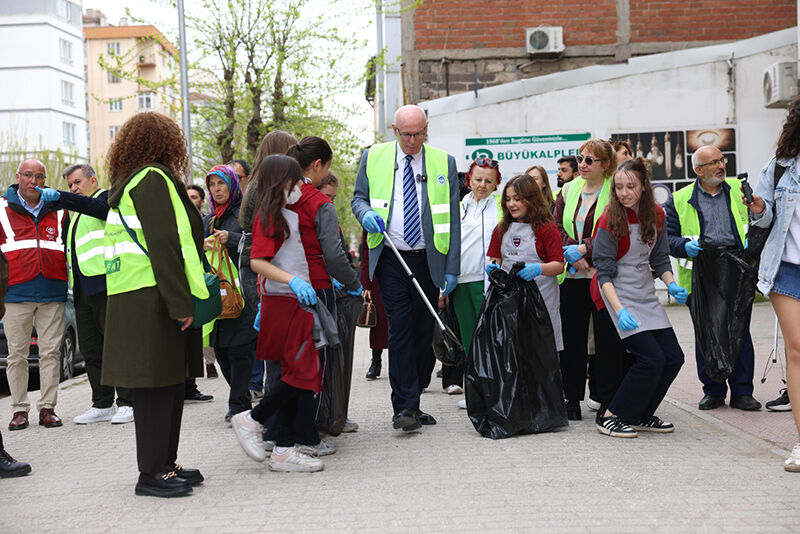 Başkan Kurt “Daha Az Kirleten, Daha Temiz Bir Çevre Için Hepimize Görev Düşüyor” (5)