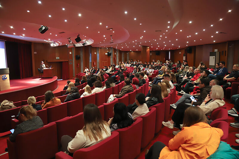 Büyükşehi̇r Beledi̇yesi̇nde Hi̇zmet İçi̇ Eği̇ti̇mler Sürüyor (3)