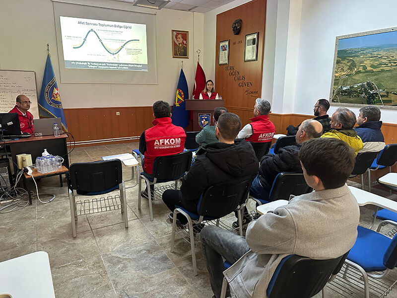 Büyükşehi̇rden Gönüllülere Kapsamli Eği̇ti̇m (5)