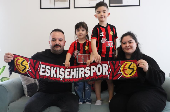 Kumbarasını Eskişehirspor'a bağışladı