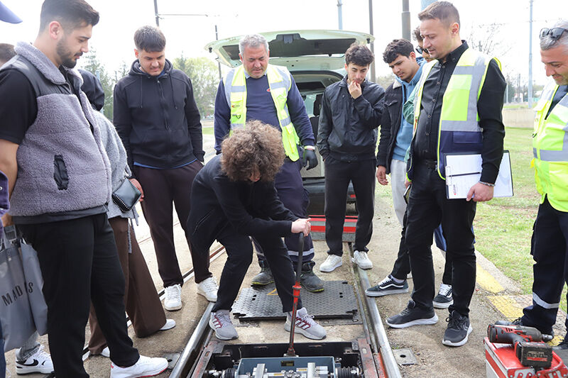 Estü Öğrenci̇leri̇nden Estram’a Tekni̇k Gezi̇ (2)