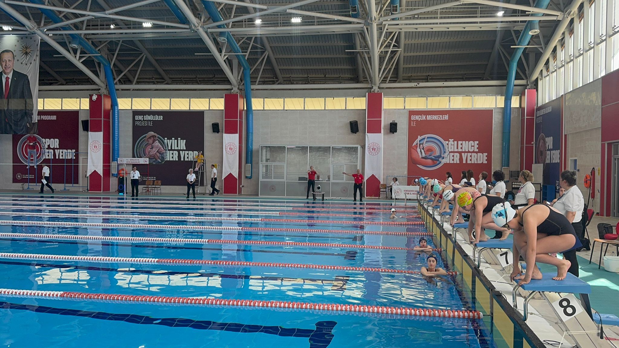 Yenikent Olimpik Yüzme Havuzu