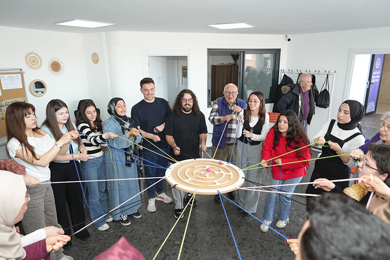 Nesi̇ller Arasi Sevgi̇ Oyunlarla Büyüdü (1)