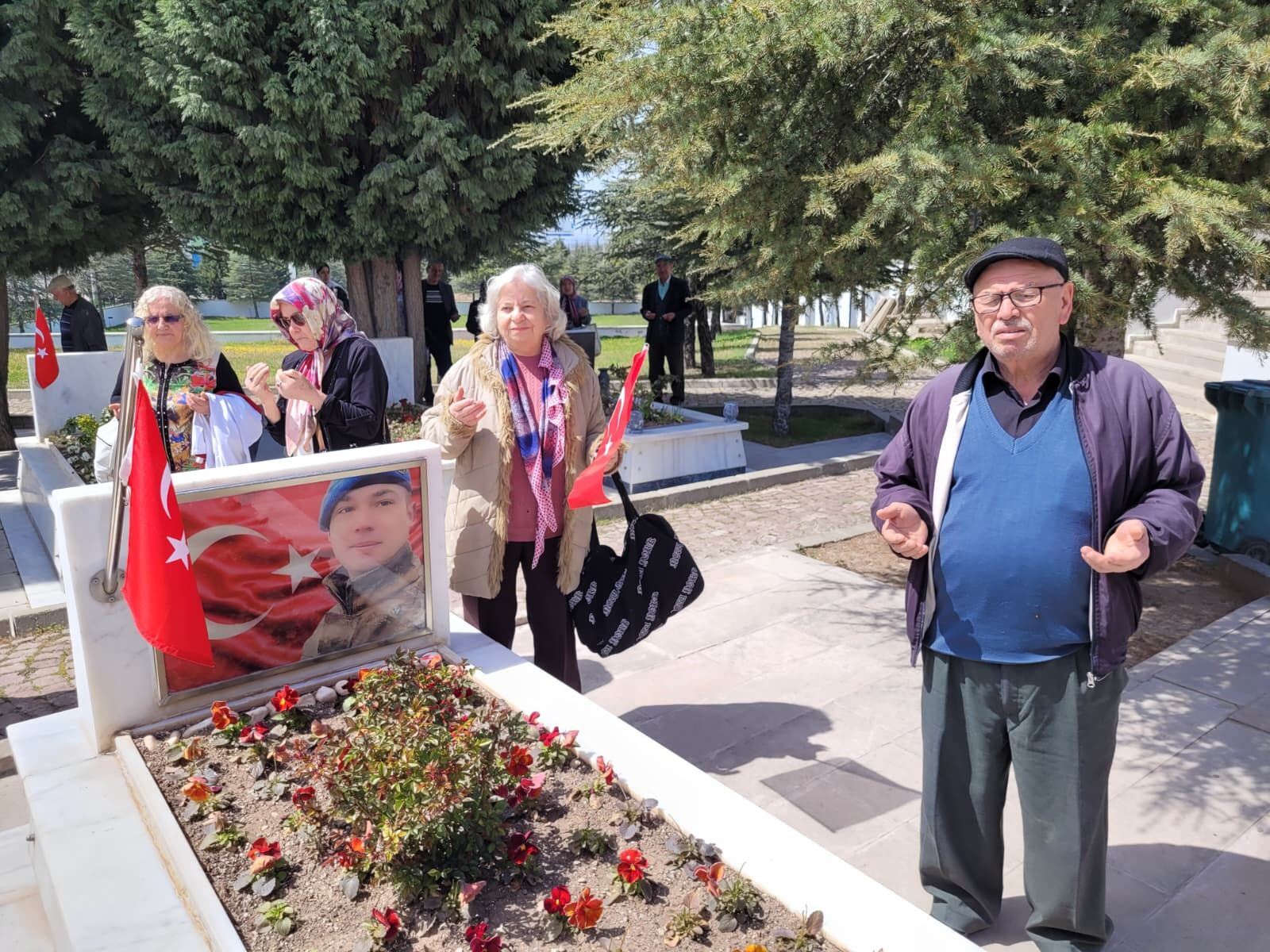 Odunpazarı'nın Koca Çınarlarından Şehitler Haftasında Anlamlı Ziyaret (4) (1)