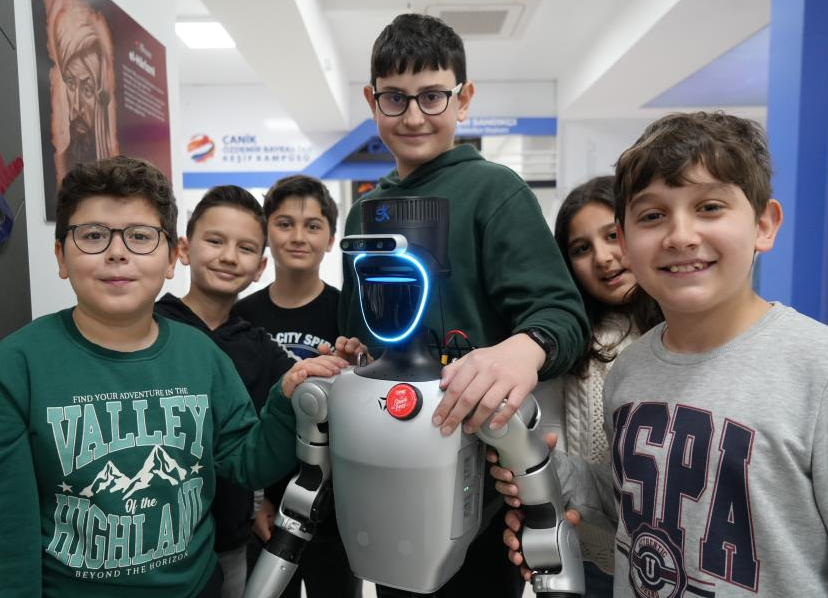 ROBOT, OKUL, ÖĞRENCİ, EĞİTİM