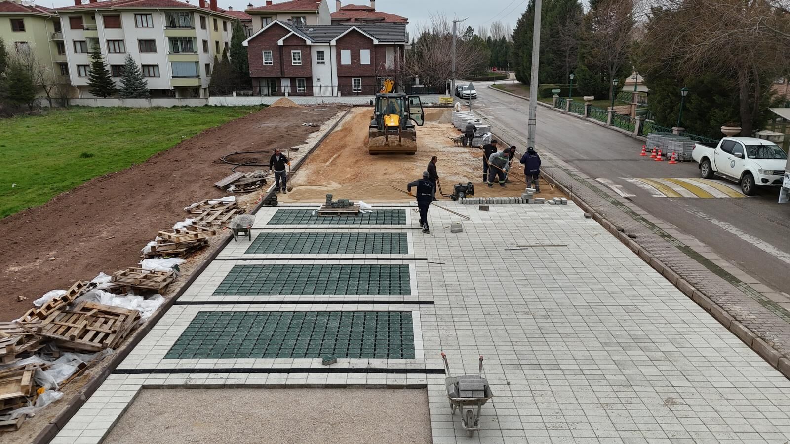 Yeni̇ Otopark Geli̇yor