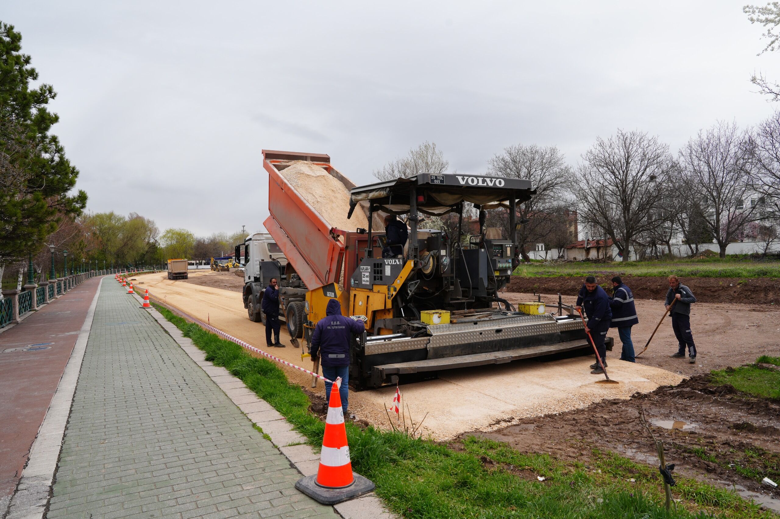Sümer Ve Osmangazi̇ Mahallesi̇ne Yeni̇ Otopark