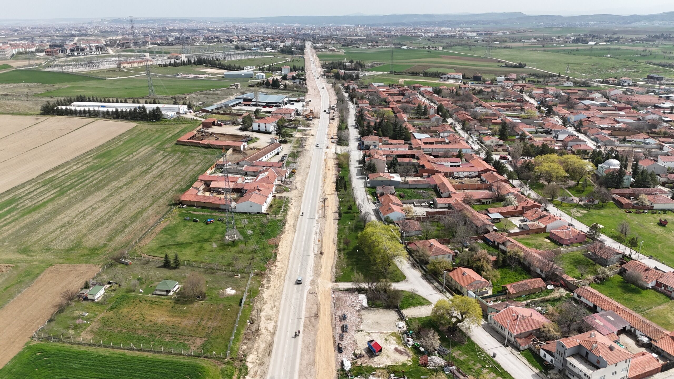 Yollar Geni̇şli̇yor Sürücüleri̇n Yüzü Gülüyor (1)