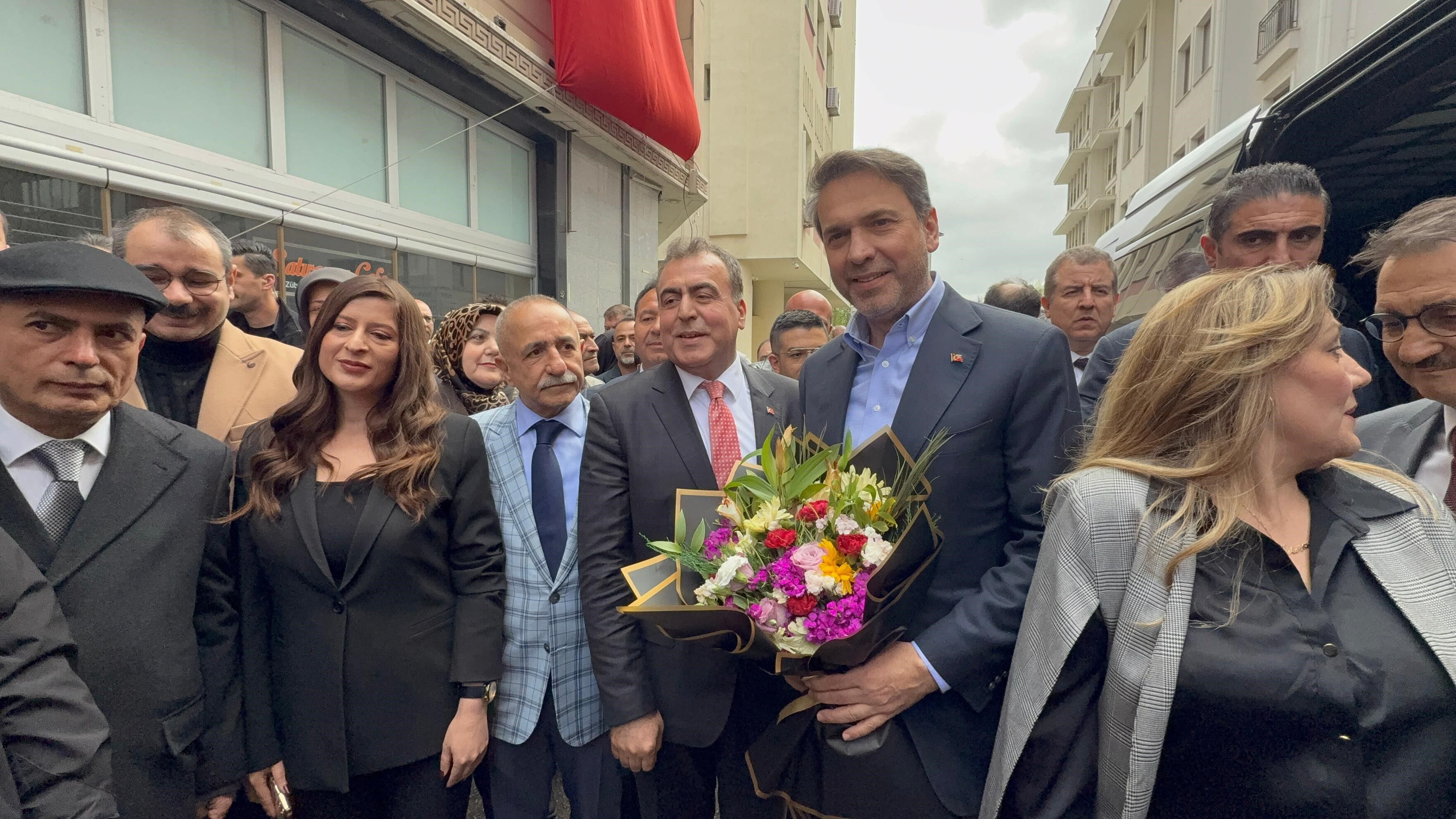 Bakan Bayraktar'dan MHP İl Başkanlığı'na Ziyaret